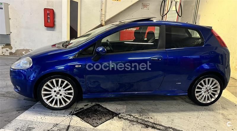 Usado Fiat Grande Punto Sport 130 CV (95 kW) 2009 Azul Utilitario