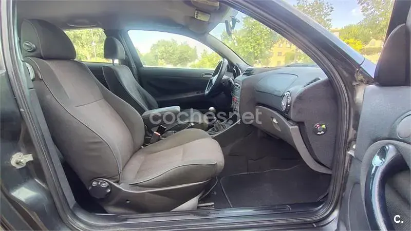 Usado Alfa Romeo 147 Impression 115 CV (84 kW) 2004 Negro Utilitario