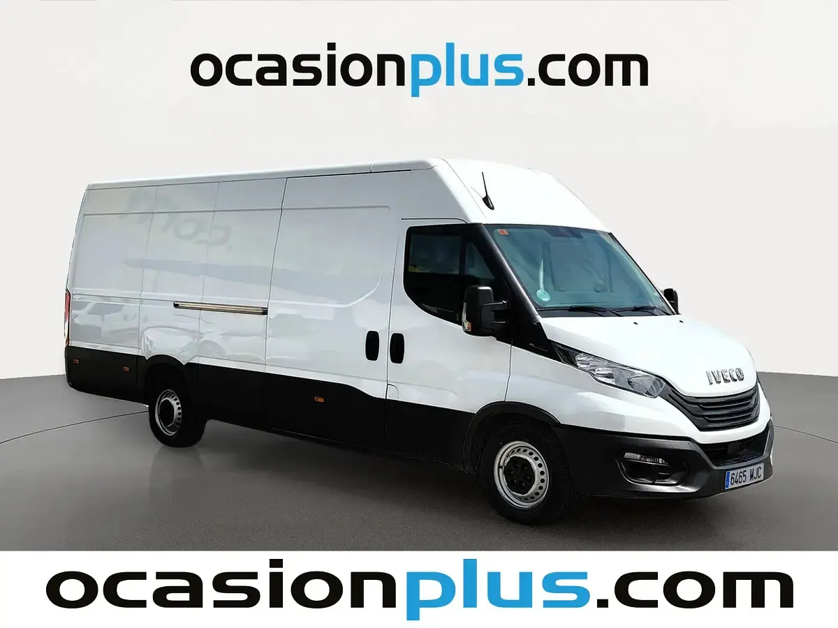 Usado Iveco Daily 156 CV (114 kW) 2023 Blanco Familiar