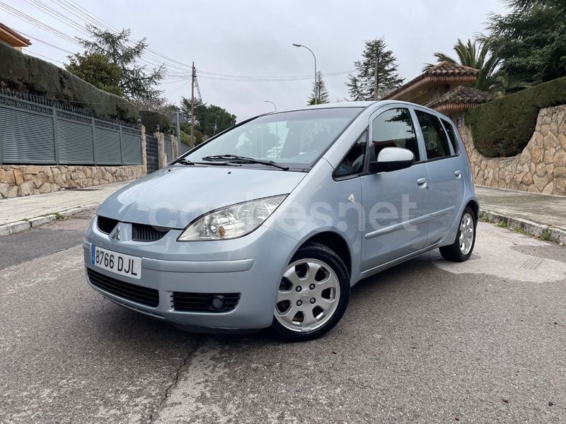 Usado Mitsubishi Colt Invite 95 CV (69 kW) 2005 Azul Monovolumen