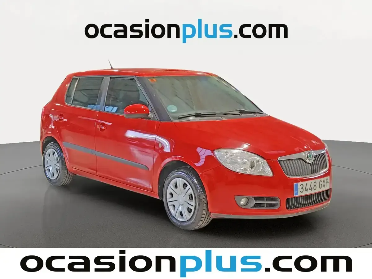 Usado Skoda Fabia 60 CV (44 kW) 2010 Rojo Utilitario
