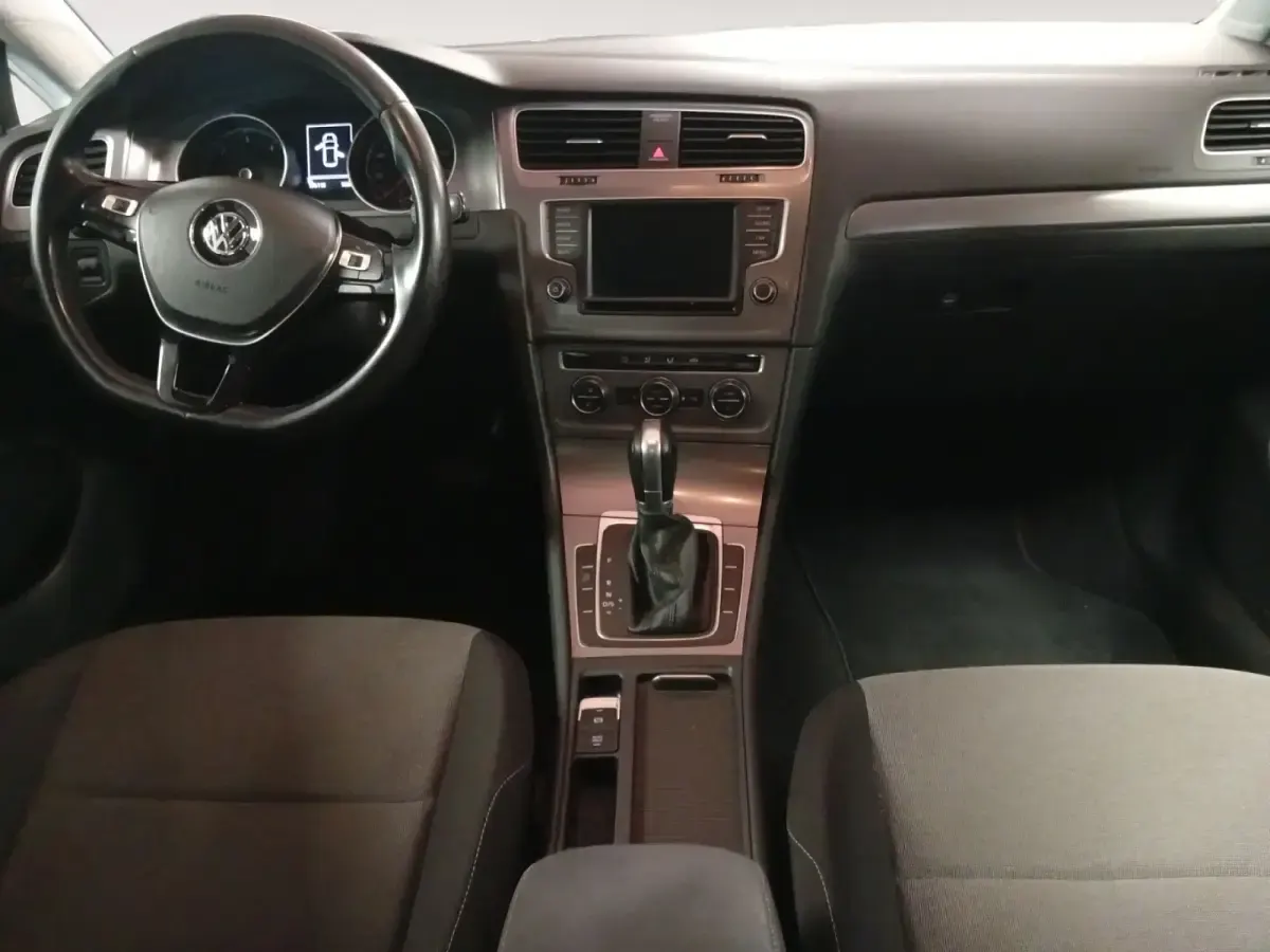 Usado VW Golf VII Advance 110 CV (80 kW) 2016 Rojo