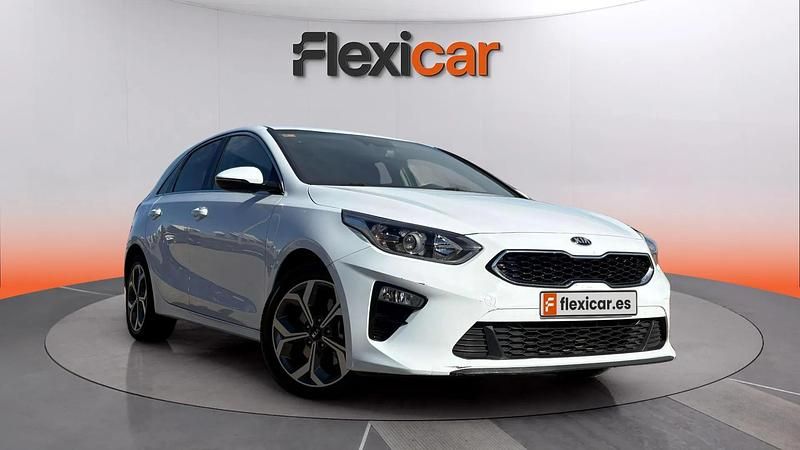 Usado Kia Ceed 136 CV (100 kW) 2021 Blanco Utilitario