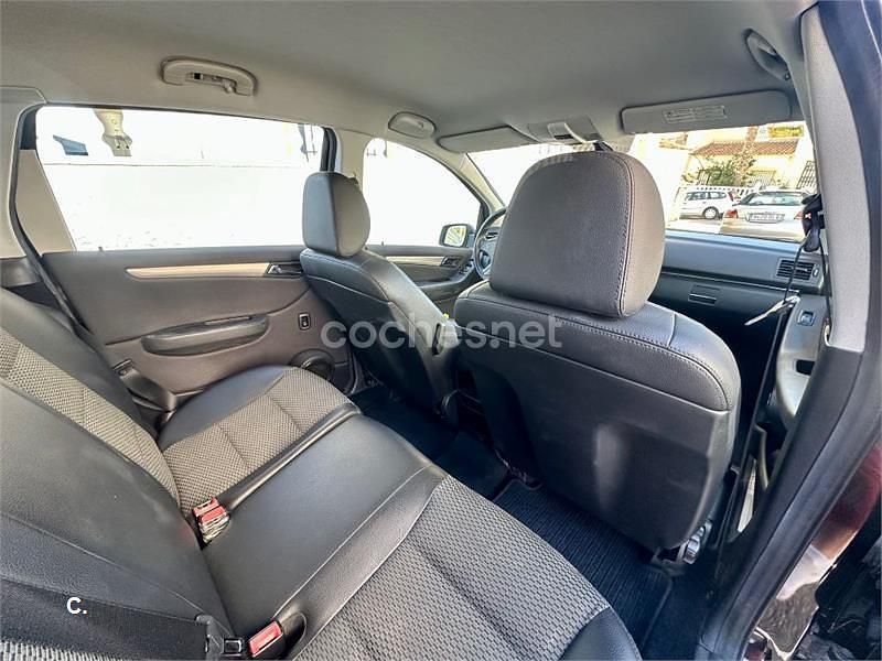 Usado Mercedes B180 116 CV (85 kW) 2011 Negro Monovolumen