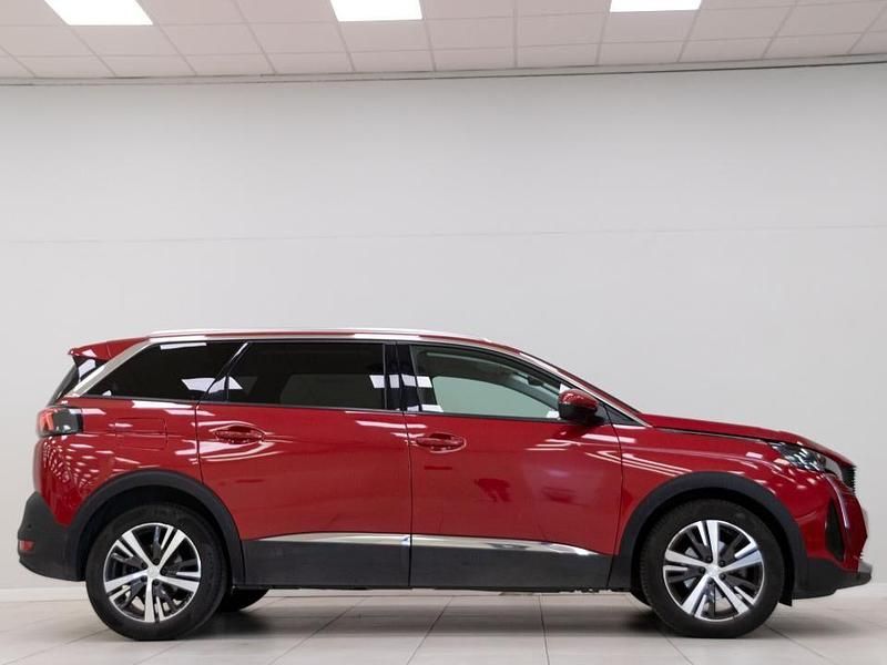 Usado Peugeot 5008 Allure 130 CV (95 kW) 2021 Rojo SUV