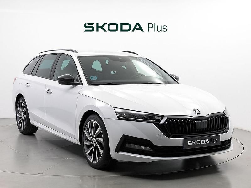 Blanco Usado 2023 Skoda Octavia Ambition Familiar | 25.980 € (Caro) - Imagen 1/4
