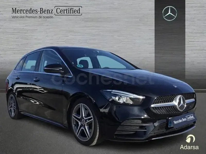 Usado Mercedes B200 150 CV (110 kW) 2022 Negro noche Utilitario