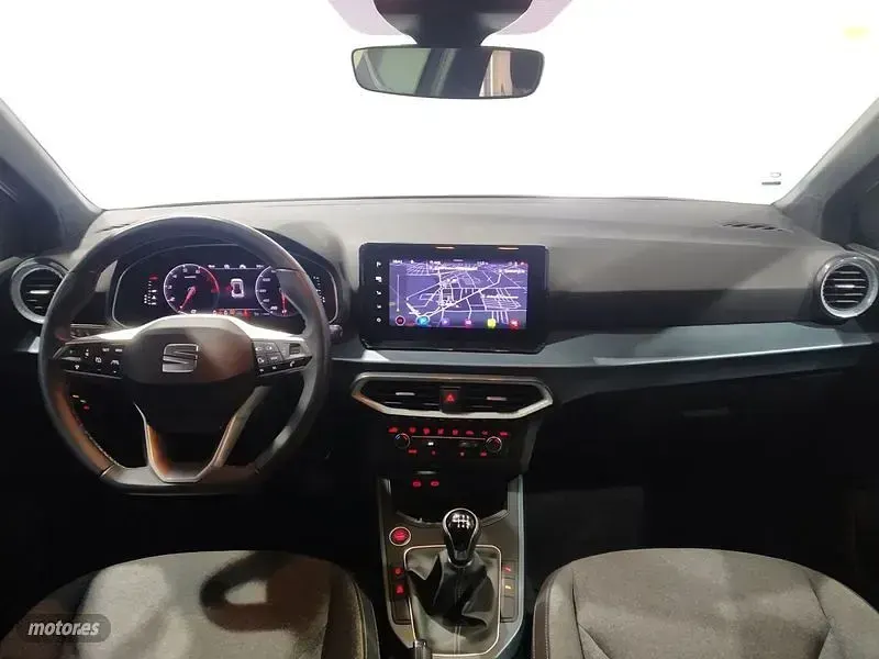 Usado Seat Arona Xperience 115 CV (84 kW) 2025 Blanco SUV