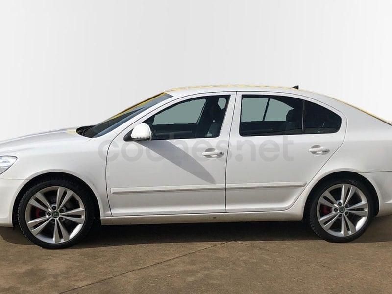 Usado Skoda Octavia RS 170 CV (125 kW) 2012 Blanco Berlina