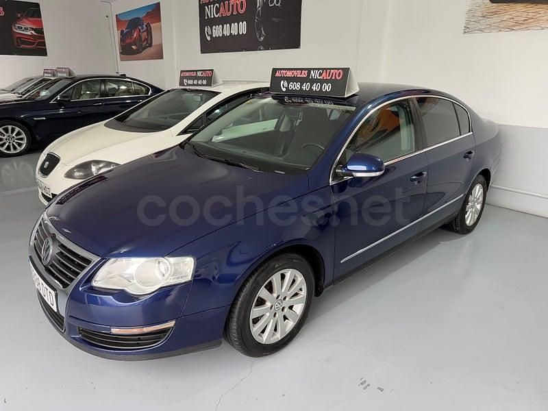 Usado VW Passat Highline 140 CV (102 kW) 2005 Azul Berlina