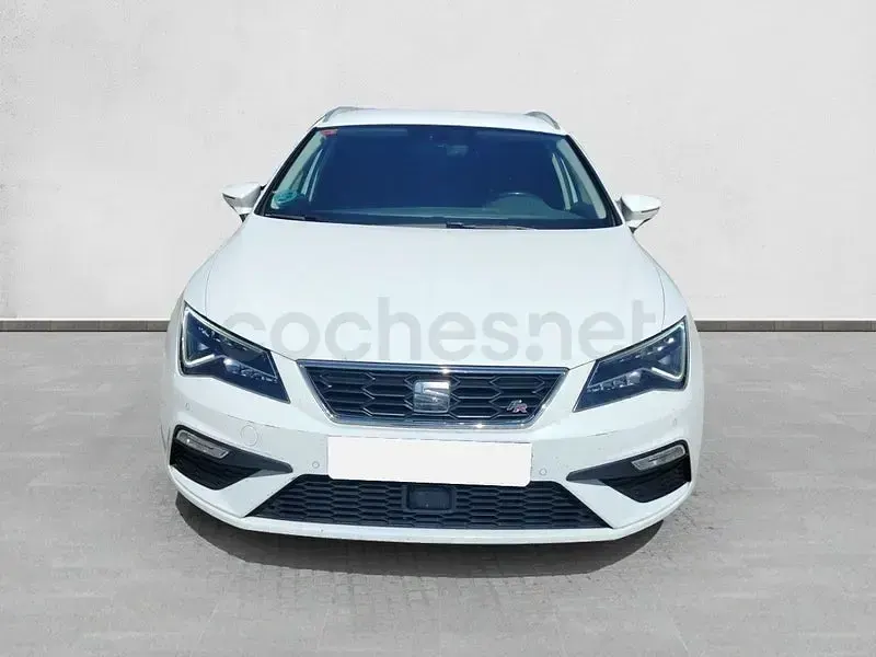 Usado Seat Leon FR 150 CV (110 kW) 2019 Blanco Familiar