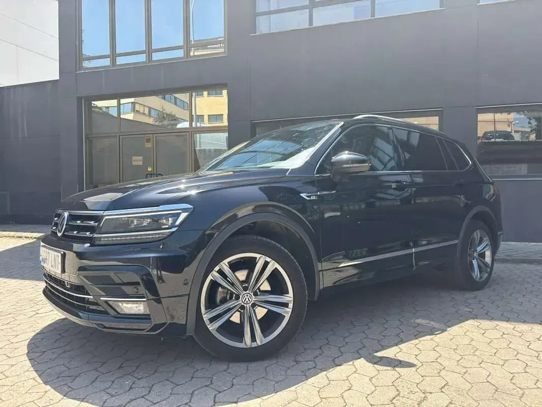 Usado VW Tiguan Sportline 150 CV (110 kW) 2021 Negro SUV