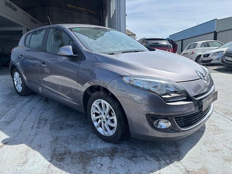 Usado Renault Mégane Dynamique 115 CV (84 kW) 2013 Beige Berlina