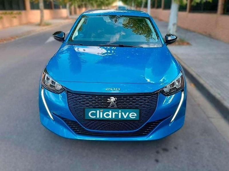 Usado Peugeot e-208 Active 100 kW (136 CV) 2023 Azul Utilitario