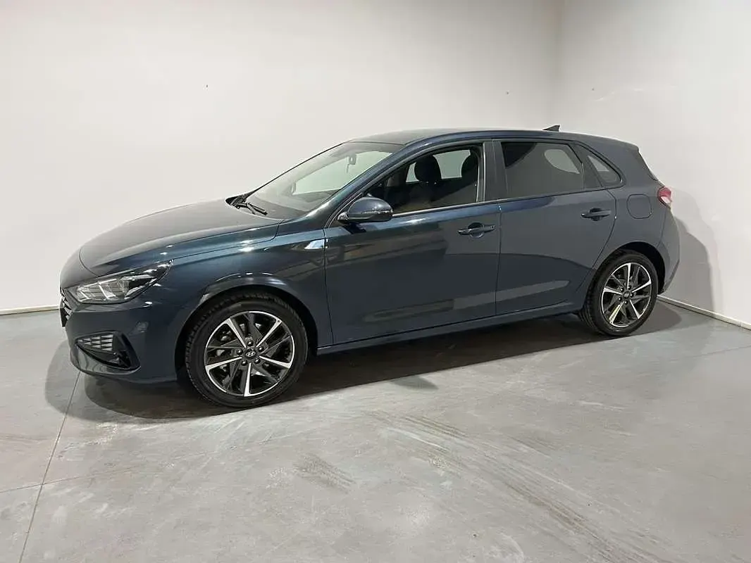 Usado Hyundai i30 110 CV (80 kW) 2023 Burdeos Utilitario