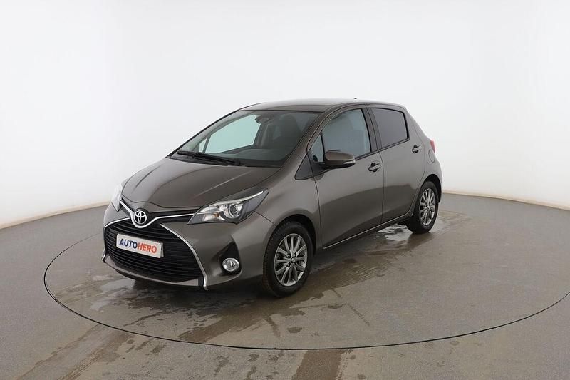 Gris Usado 2016 Toyota Yaris Active Berlina | 12.899 € (Precio justo) - Imagen 1/3