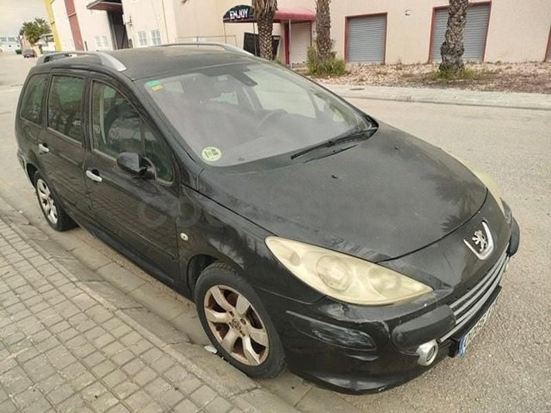 Usado Peugeot 307 90 CV (66 kW) 2006 Negro Familiar