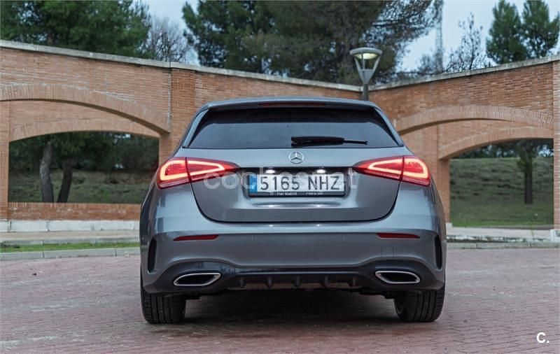 Usado Mercedes A200 163 CV (119 kW) 2023 Gris / plata Berlina