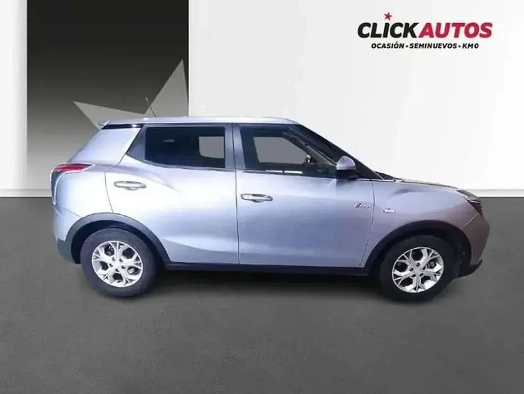 Usado SsangYong Tivoli 160 CV (117 kW) 2025 Gris SUV