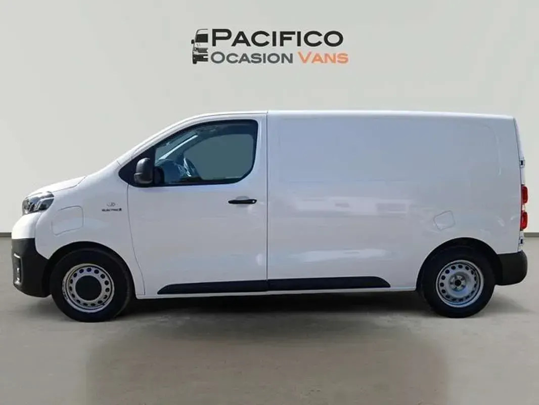 Usado Toyota Proace 100 kW (136 CV) 2022 Blanco Monovolumen