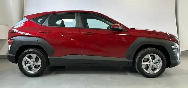 Usado Hyundai Kona 129 CV (94 kW) 2025 Granate SUV