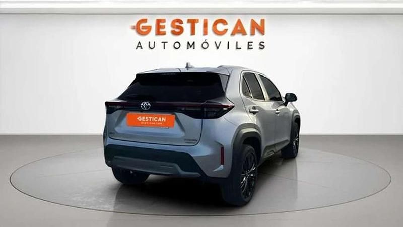 Begagnad Toyota Yaris Cross 116 HK (85 kW) 2023 Grå SUV