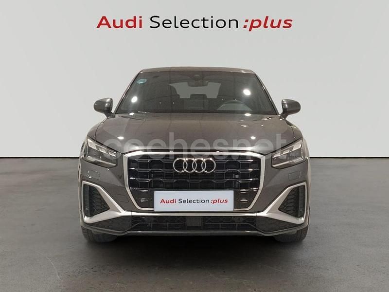 Usado Audi Q2 S-Line 150 CV (110 kW) 2025 Gris / plata SUV