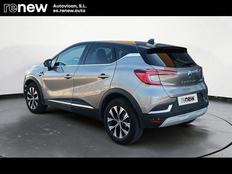 Usado Renault Captur Techno 140 CV (102 kW) 2023 Gris SUV