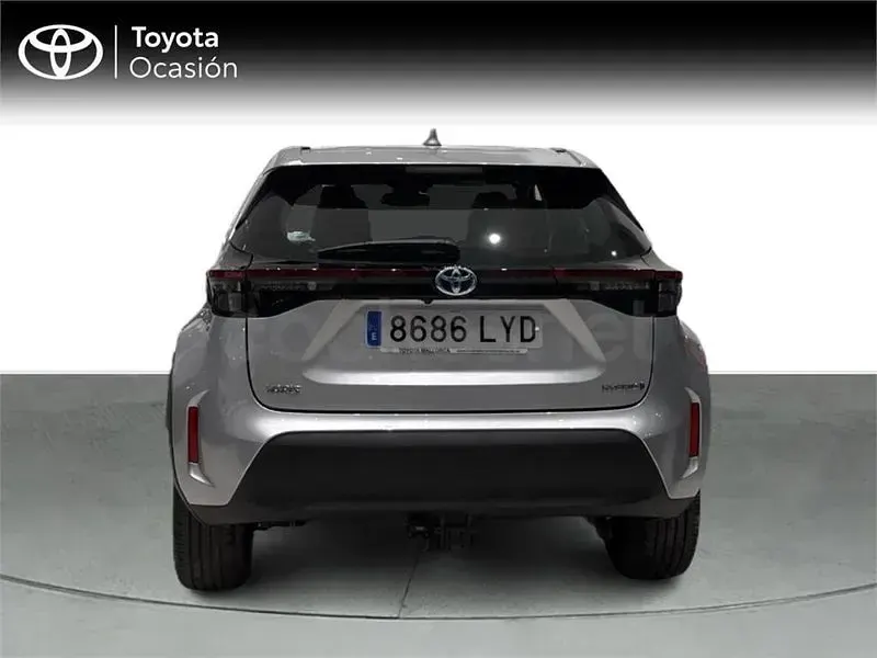 Usado Toyota Yaris Cross Active 116 CV (85 kW) 2022 Gris / plata SUV