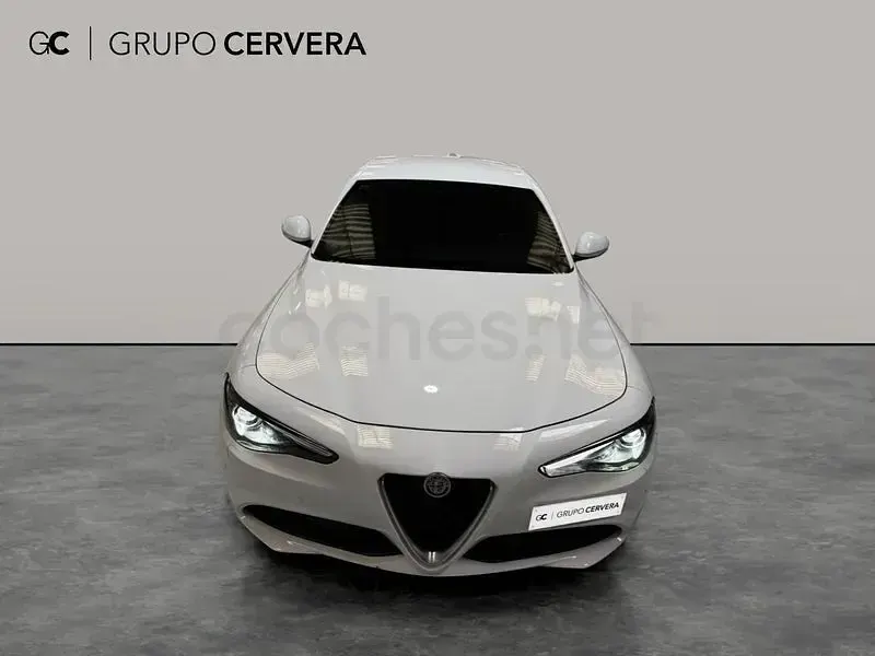 Usado Alfa Romeo Giulia Super 180 CV (132 kW) 2016 Blanco Berlina