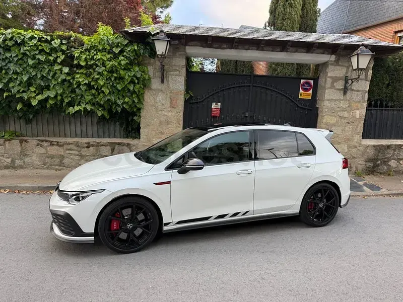 Usado VW Golf VIII GTI Clubsport 301 CV (221 kW) 2023 Blanco Berlina