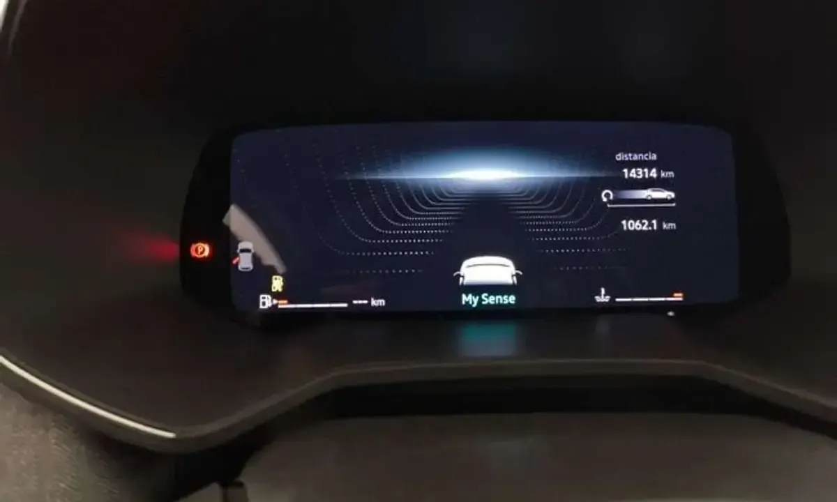 Usado Renault Clio Techno 101 CV (74 kW) 2025 Gris Utilitario