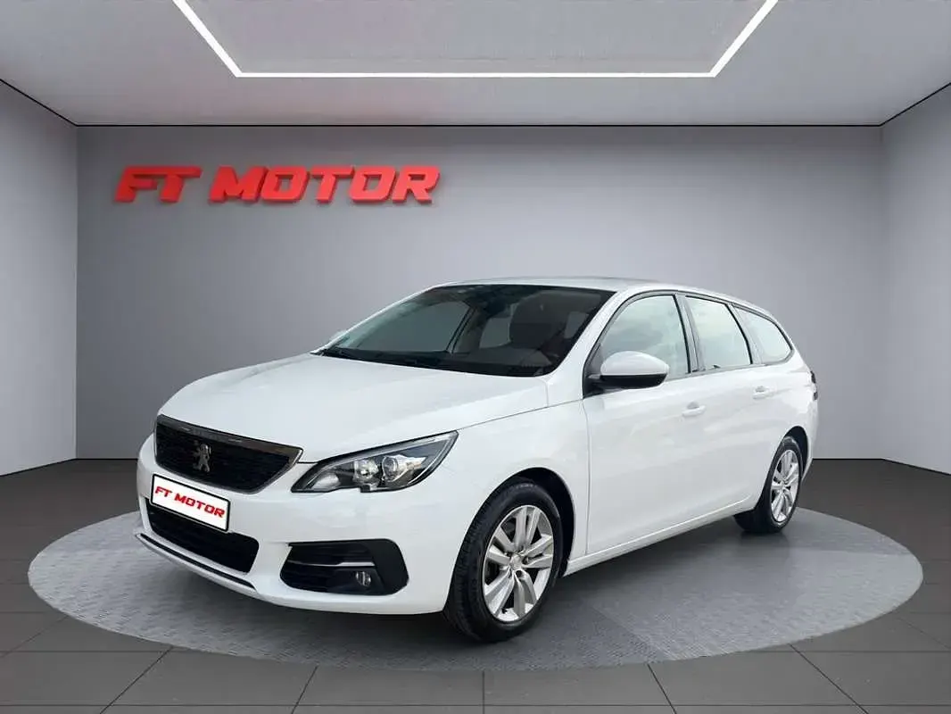 Usado Peugeot 308 SW Active 131 CV (96 kW) 2021 Blanco Familiar