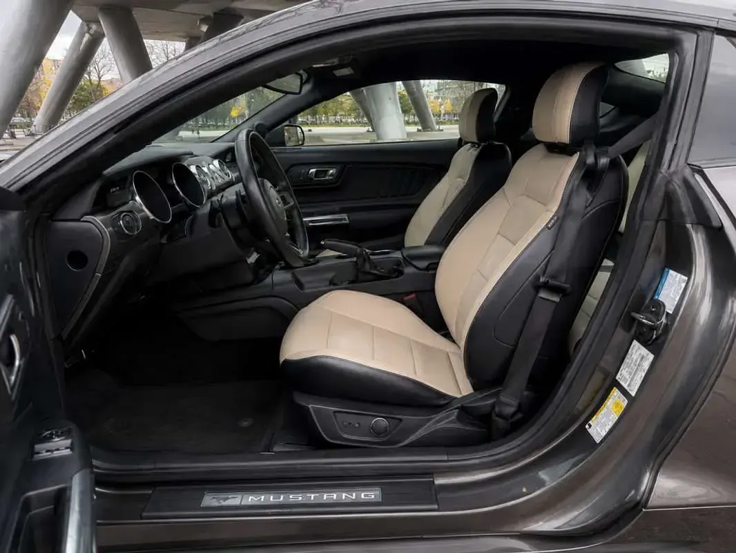 Usado Ford Mustang Fastback 314 CV (230 kW) 2016 Gris Coupe