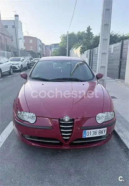 Usado Alfa Romeo 147 Progression 120 CV (88 kW) 2001 Rojo Utilitario