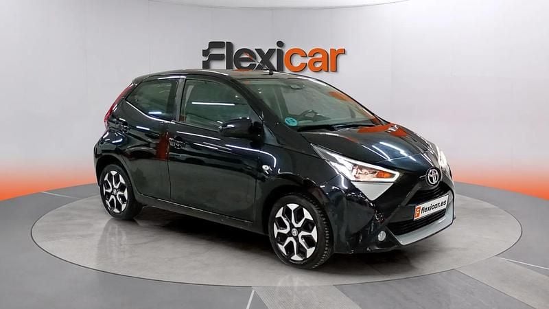 Usado Toyota Aygo X-play 72 CV (52 kW) 2021 Negro Utilitario