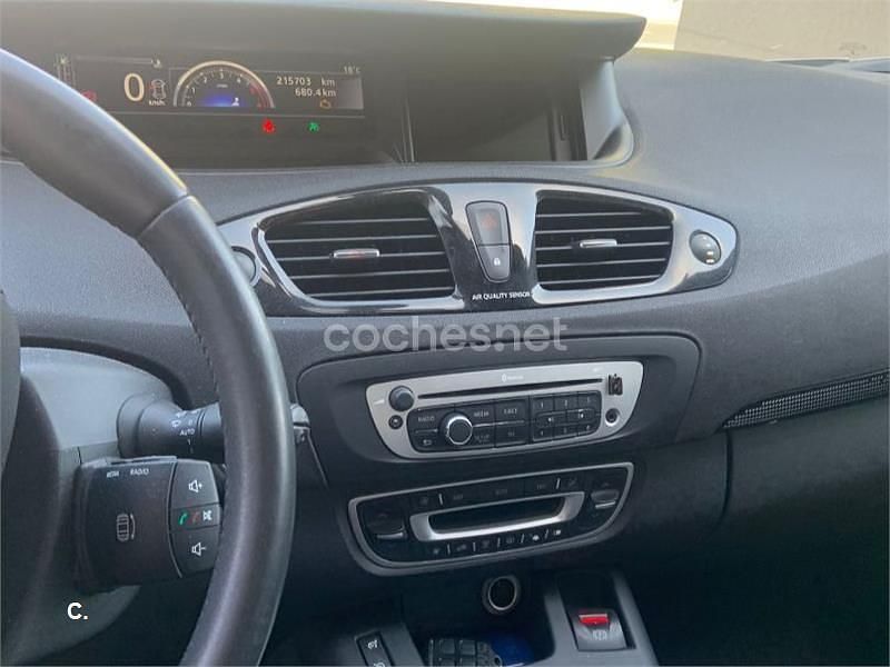 Usado Renault Scénic III Business 110 CV (80 kW) 2012 Gris / plata Monovolumen