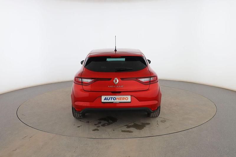 Usado Renault Mégane IV LIMITED 116 CV (85 kW) 2018 Rojo Utilitario