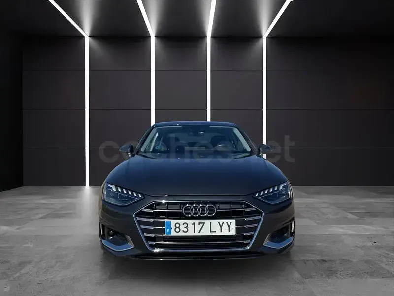 Usado Audi A4 Advanced Plus 150 CV (110 kW) 2022 Gris / plata Berlina