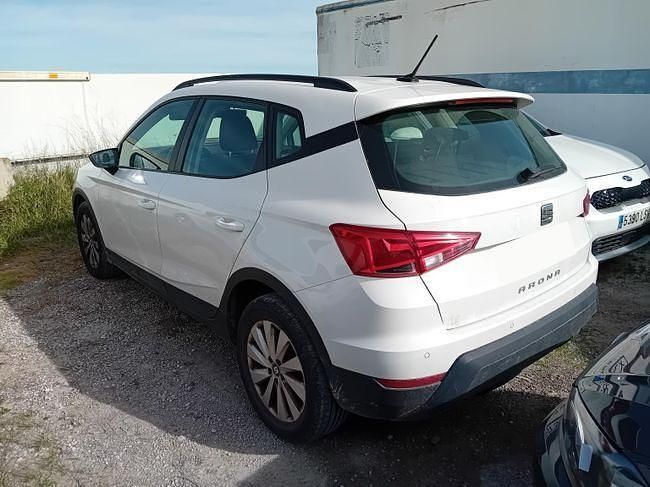 Usado Seat Arona Style 110 CV (80 kW) 2021 Blanco SUV