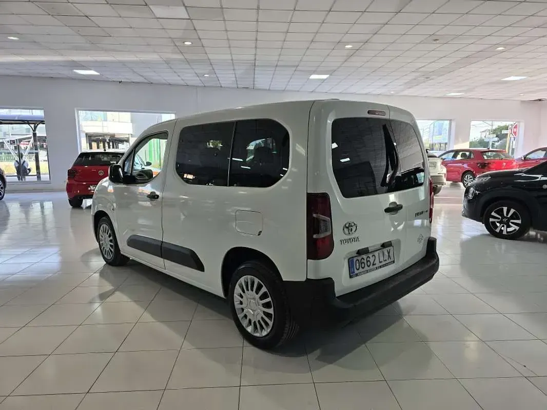Usado Toyota Proace City City 102 CV (75 kW) 2021 Blanco Monovolumen
