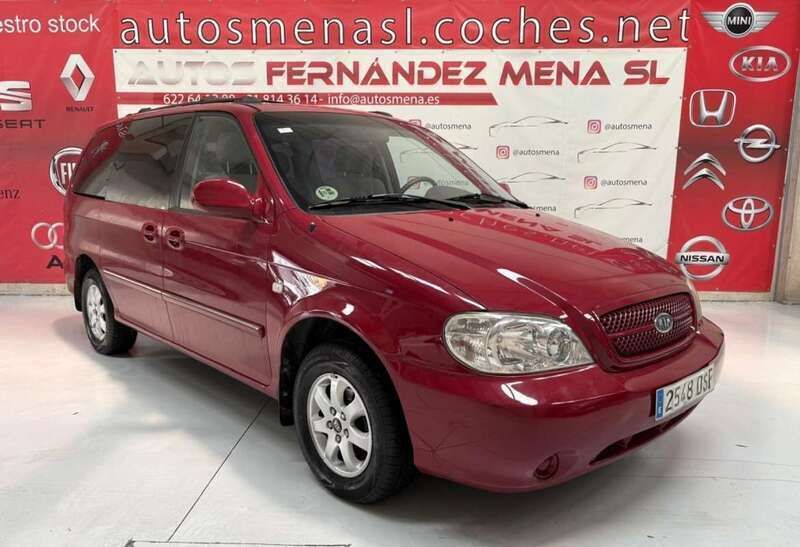 Rojo Usado 2005 Kia Carnival EX Monovolumen | 4900 € (Precio justo) - Imagen 1/4