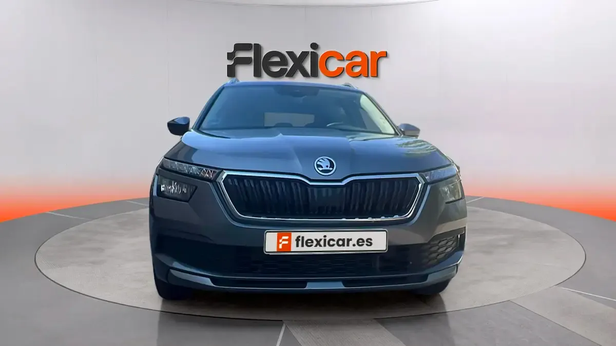 Usado Skoda Kamiq Selection 116 CV (85 kW) 2024 Gris SUV