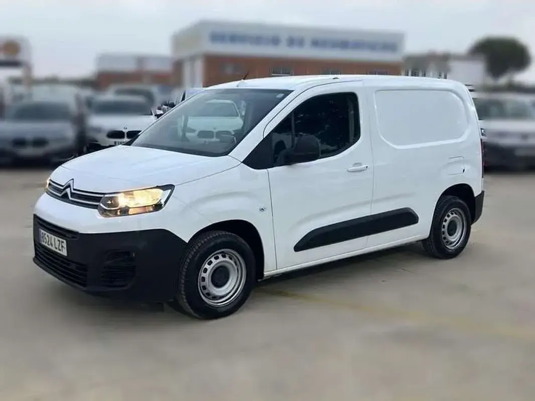 Usado Citroën Berlingo 102 CV (75 kW) 2022 Blanco Monovolumen