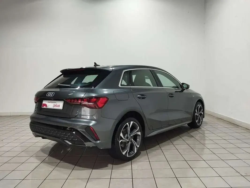 Usado Audi A3 Sportback e-tron S-Line 204 CV (150 kW) 2025 Gris Utilitario