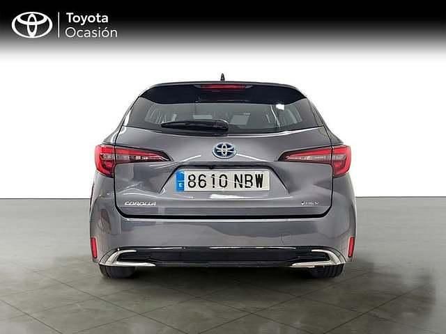 Usado Toyota Corolla Active 140 CV (102 kW) 2025 Gris / plata Familiar