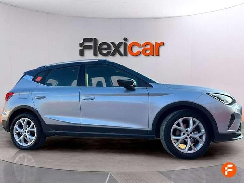 Usado Seat Arona FR 116 CV (85 kW) 2023 Gris SUV