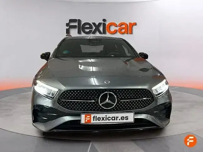 Usado Mercedes A180 136 CV (100 kW) 2023 Gris Berlina