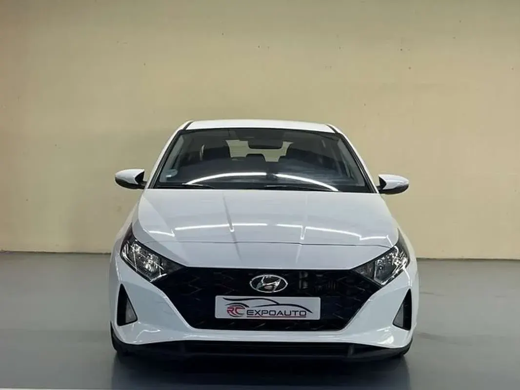 Usado Hyundai i20 99 CV (72 kW) 2021 Blanco Utilitario