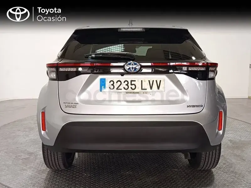 Usado Toyota Yaris Cross Style 116 CV (85 kW) 2022 Gris / plata SUV